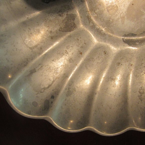 *Reduced* Vintage Hand Molded Pewter Scalloped Oval Platter - Picture 3 of 12